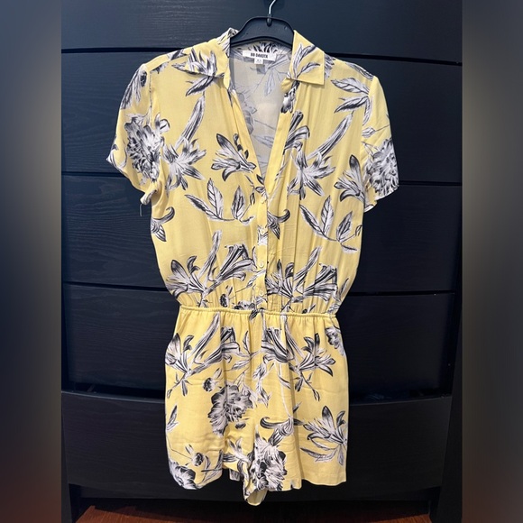 BB Dakota Floral Romper - Picture 2 of 5
